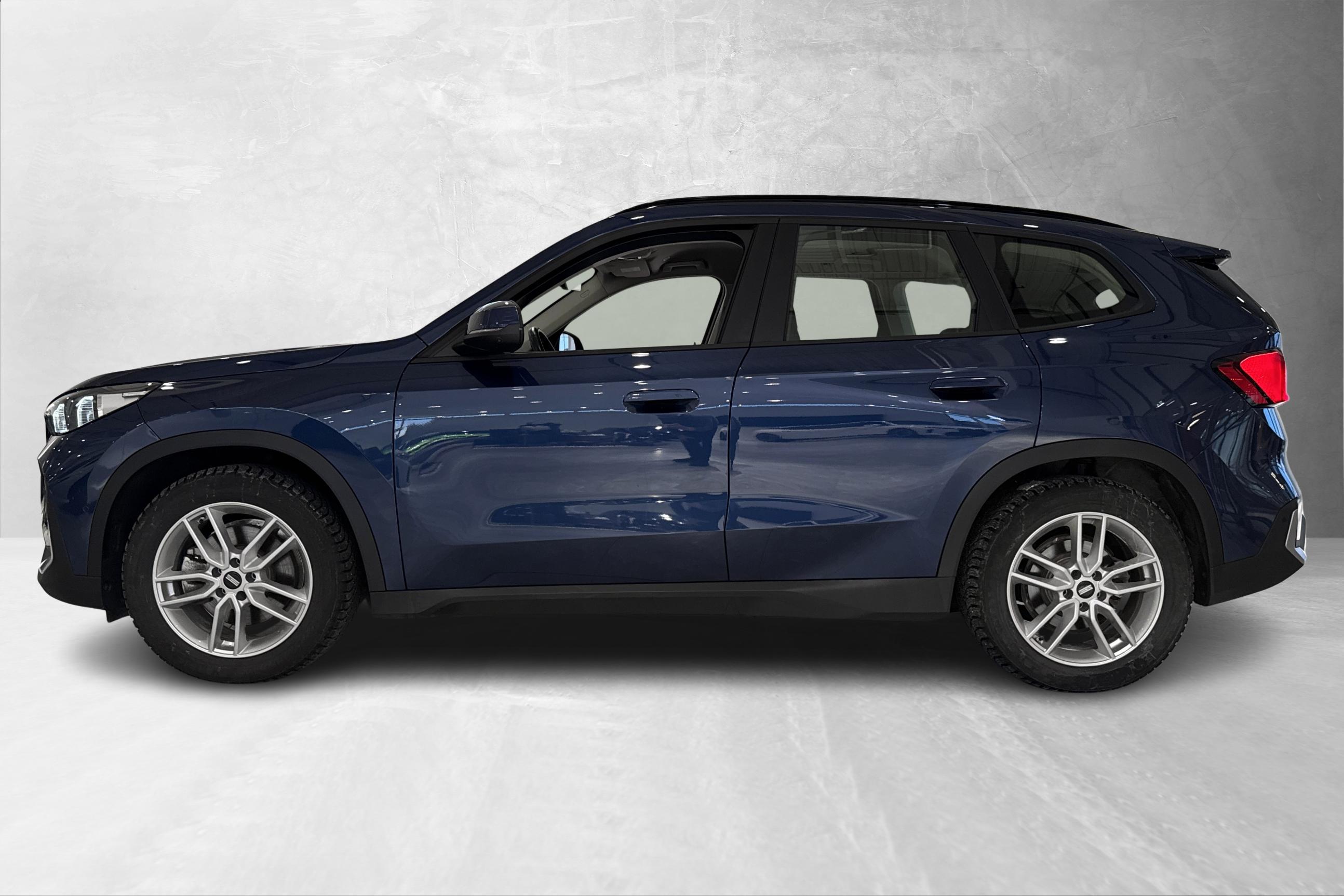 Thumnail bilde 1 av BMW iX1 xDrive30