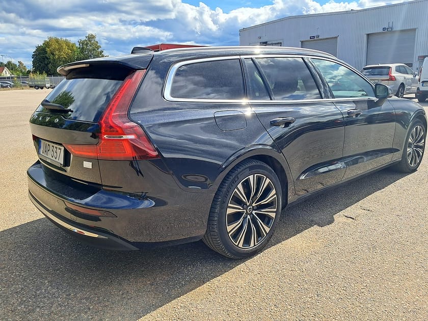 Bild 2 av Volvo V60 T6 Recharge Core Edition plug in AWD 350HK 4x4