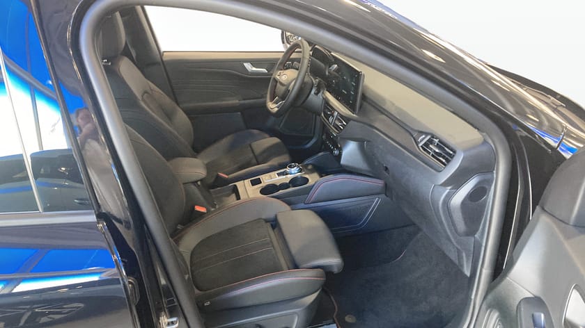 Bild 3 av Ford Kuga Plug-In Hybrid ST-LINE X 2.5 FWD 243HK BUSINESS EDT