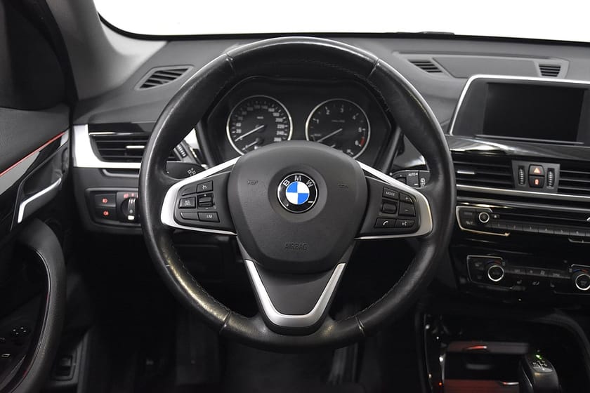 Bild 2 av BMW X1 xDrive20d Sport line Hifi Navi B-kam Rattvärme 190hk
