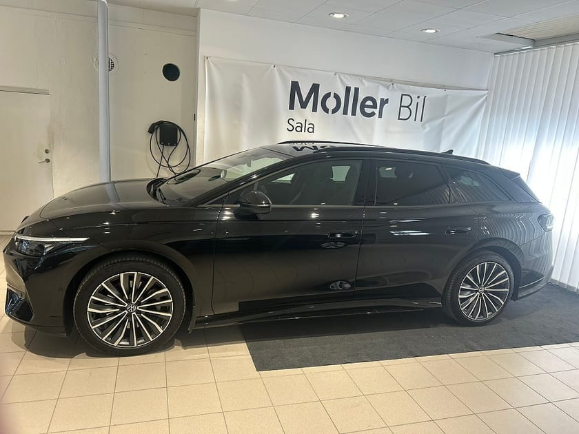 Bild 3 av Volkswagen ID.7 GTX Tourer 340hk 300 MIL|Dragkrok|360Kamera|Moms