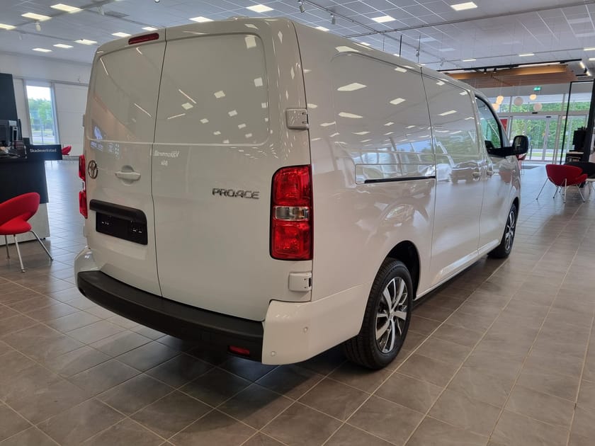 Bild 3 av Toyota Proace L2 LONG 2,2D 150 HK AUTO PROFESSIONAL 2 DÖRRAR