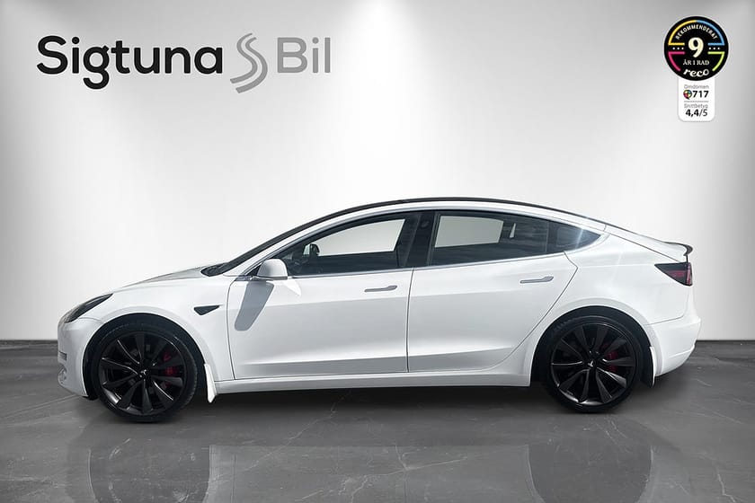 Bild 2 av Tesla Model 3 Performance / Låga mil