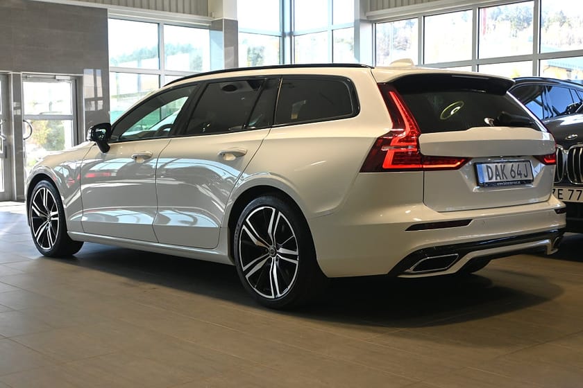 Bild 3 av Volvo V60 Recharge T6 AWD R-Design Pano Läder H/K
