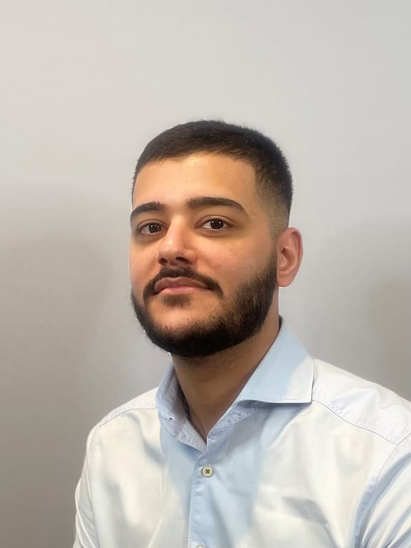 Mujtaba Farttoosi - Säljare