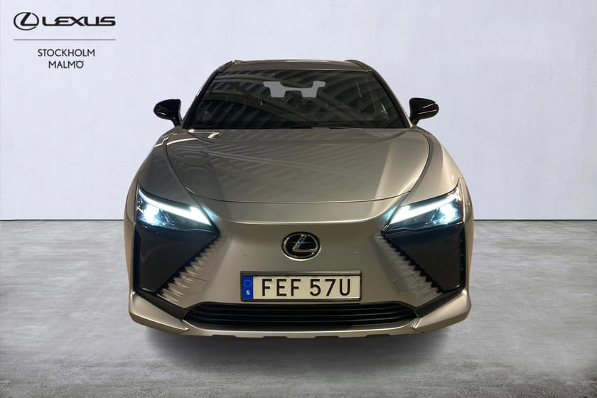 Bild 5 av Lexus RZ 300e Skinn Backkamera Navigation