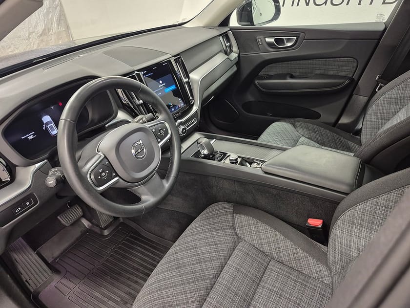 Bild 2 av Volvo XC60 T6 Recharge Core Bright plug in AWD 350HK 4x4 Panorama