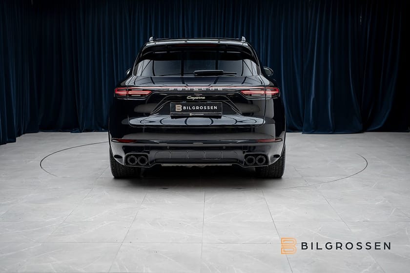 Bild 4 av Porsche Cayenne E-Hybrid SportDesign Bakaxelsytrning Softclose Panorama