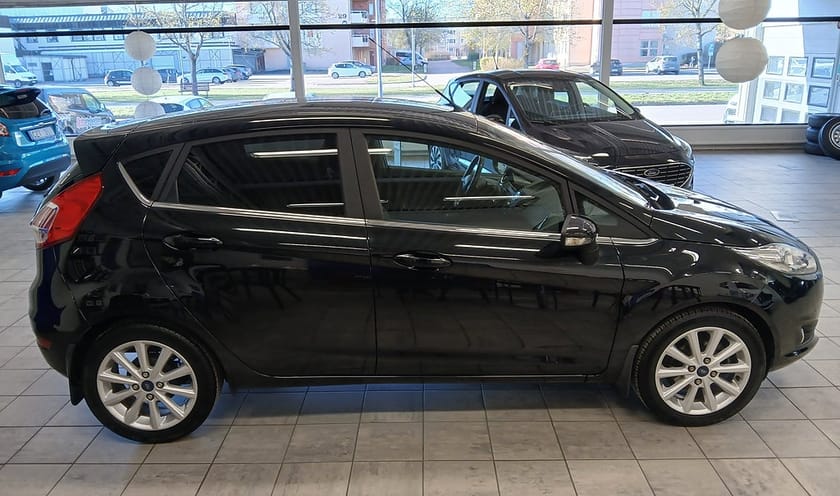 Bild 2 av Ford Fiesta Titanium 100hk Automat 2.415mil 1ägare Kamrem bytt