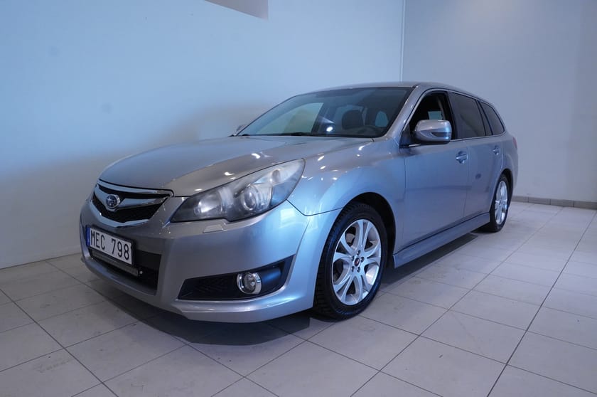 Bild 2 av Subaru Legacy Wagon 2,5 4WD Linaertronic 167hk Dragkrok Kamrem Automat