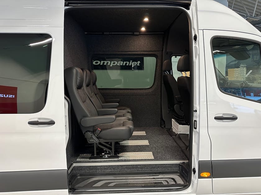 Bild 4 av Mercedes-Benz Sprinter 319 CDI Panel Van 190HK Aut XL dubbelhytt 5-sits Edition