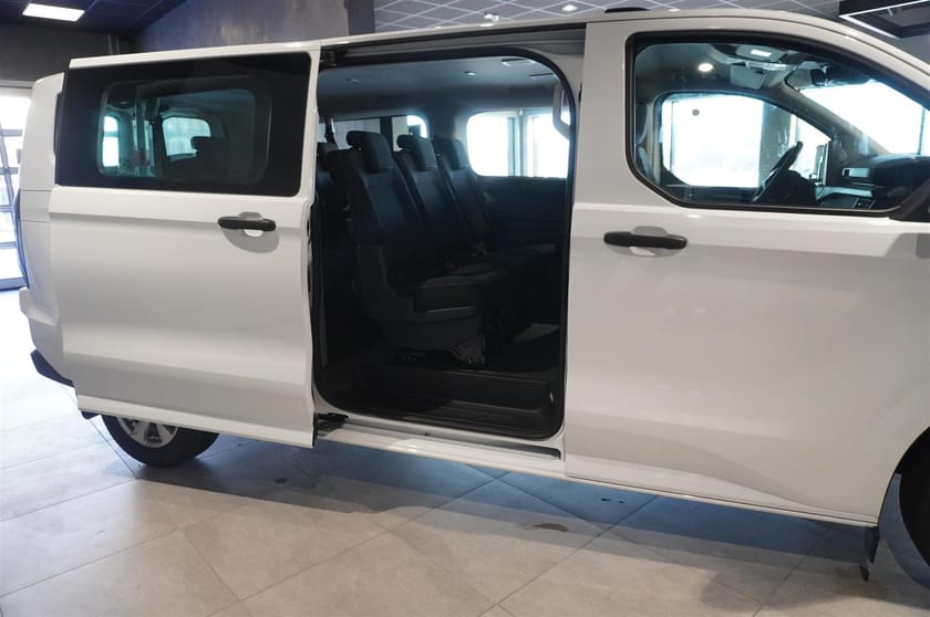 Bild 4 av Ford Transit Custom 320 Kombi M1 Trend 320l LWB 2.0l Ecoblue 170hk 8AT FWD Diesel
