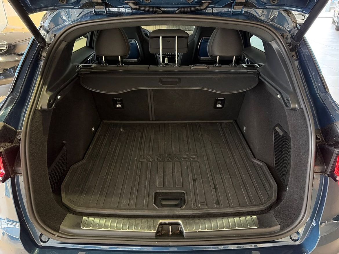 Lynk & Co 01 2023 - miniatyr 17