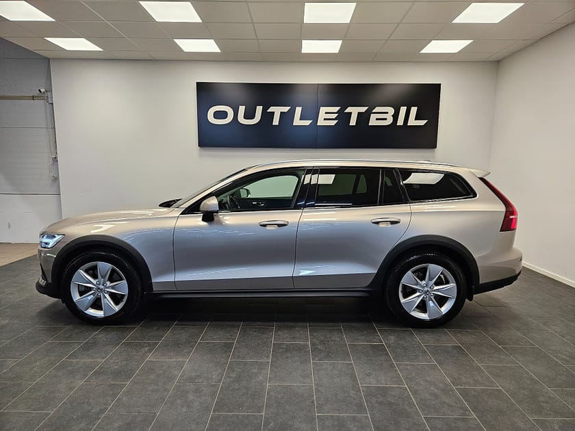 Bild 2 av Volvo V60 Cross Country B4 197hk AWD 4x4 Geartronic Core Drag Backkamera