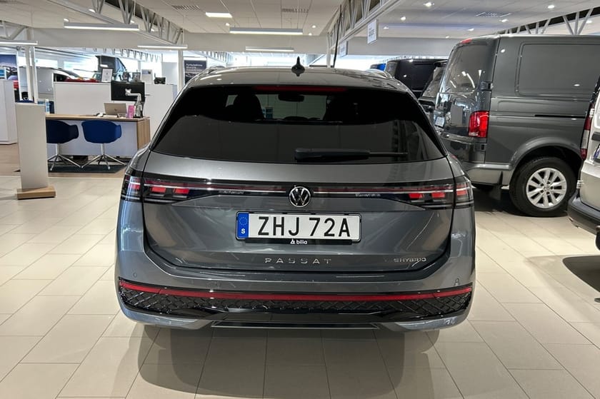 Bild 3 av Volkswagen Passat Variant eHybrid 272 DSG6 R-LINE