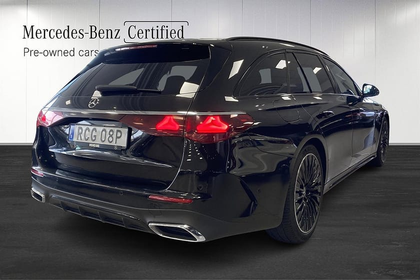 Bild 3 av Mercedes-Benz E 300 d e 4MATIC T de 4M AMG Line | Superscreen | Drag | Burmester