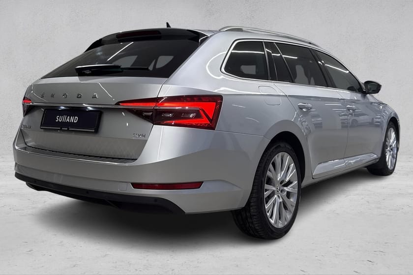 Bilde 5 av Škoda Superb Stasjonsvogn 2,0 TDI 200hk Style 4x4 ACC/Krok/Webasto/Kamera