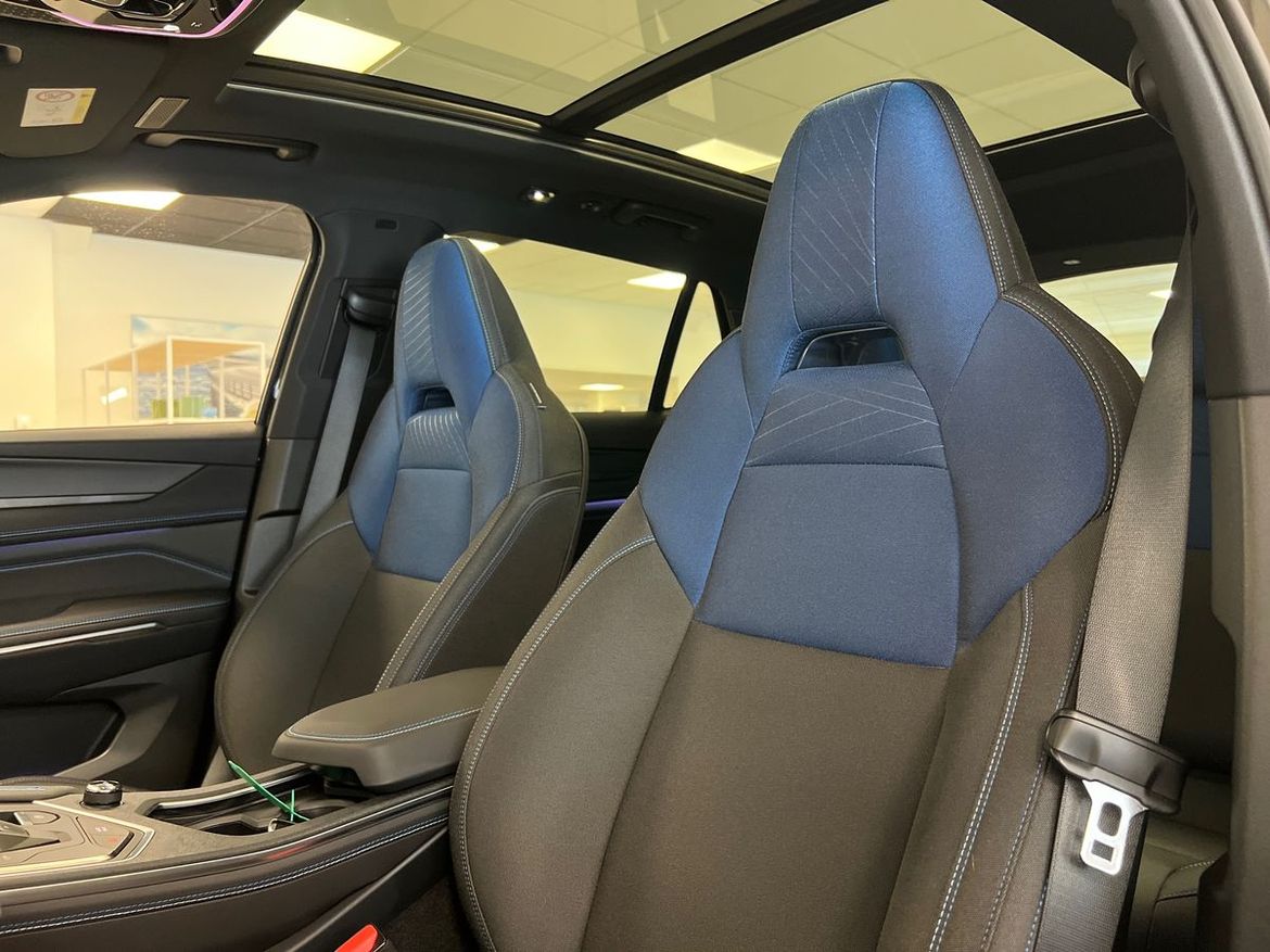 Lynk & Co 01 2023 - miniatyr 10