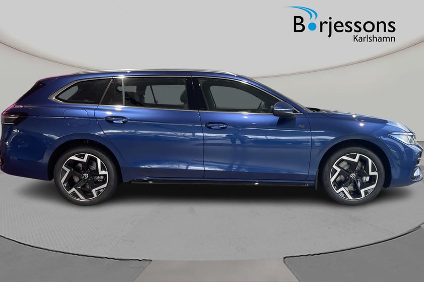 Bild 2 av Volkswagen Passat Sportscombi eHybrid R-Line 272hk DSG SWE Edition 1.5 TSI