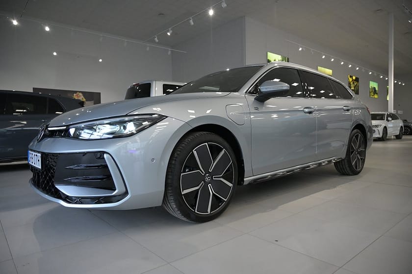 Bild 1 av Volkswagen Passat Variant eHybrid 272hk R-Line *PRIVATLEASING KAMPANJ*