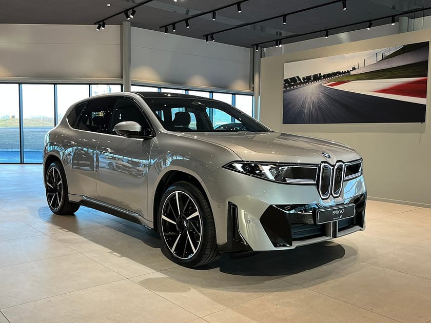 Bild 3 av BMW iX3 50 xDrive Supercharged Panorama D/A Plus HK