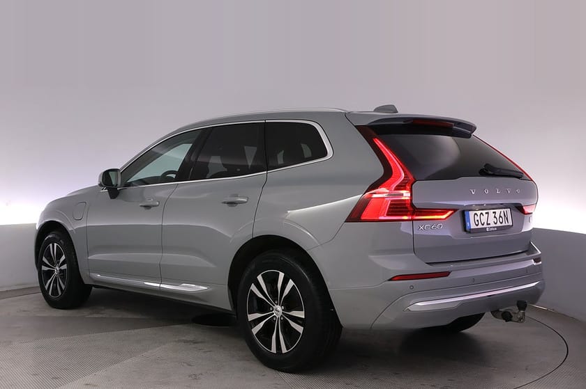Bild 4 av Volvo XC60 Recharge T6 AWD Core Bright Pano Kamera Navi Drag