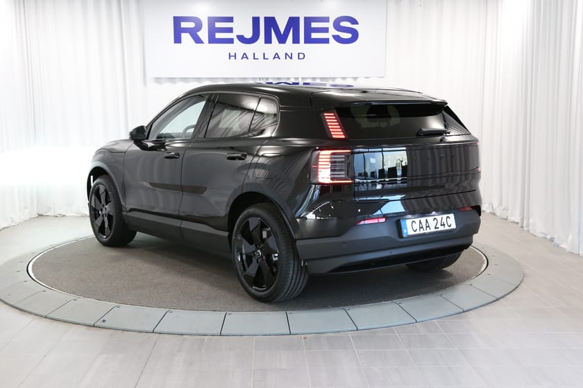 Bild 3 av Volvo EX30 Single Motor Extended Range  SM Ext Plus Black Edt