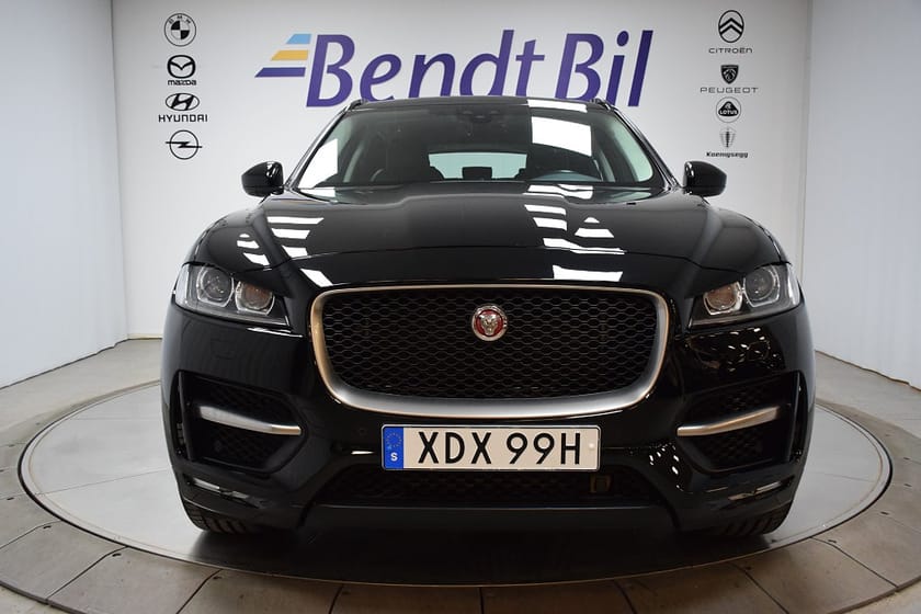Bild 3 av Jaguar F-Pace 20d AWD R-Sport Dragkrok Nav