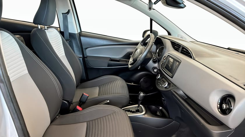 Bild 3 av Toyota Yaris Hybrid - Vinterhjul
