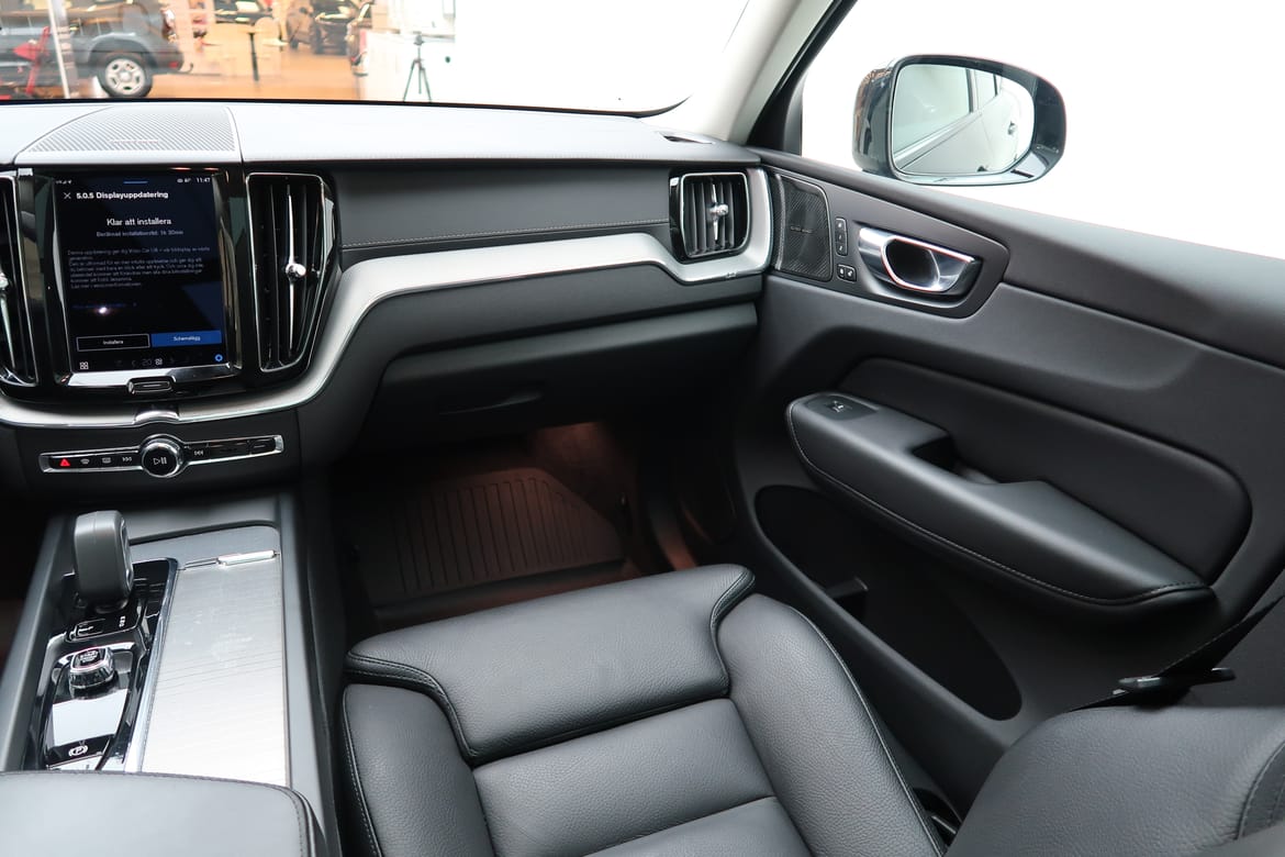 Volvo XC60 2023 - miniatyr 9