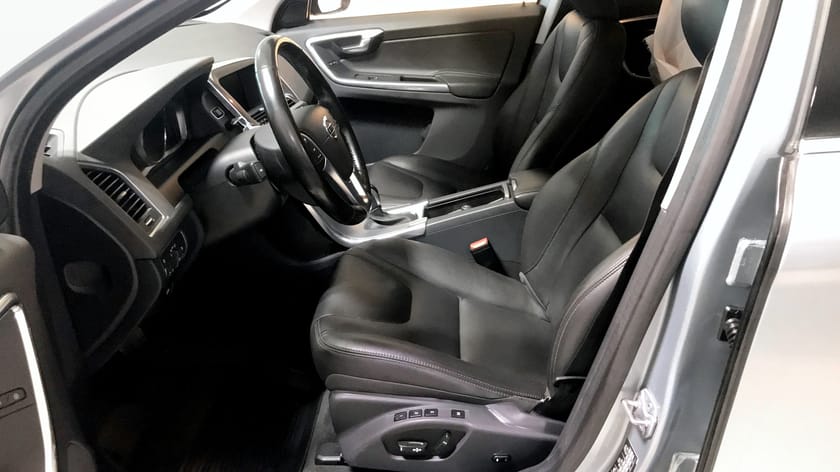 Bild 5 av Volvo XC60 D4 Classic Summum AWD 190 Hk Drag