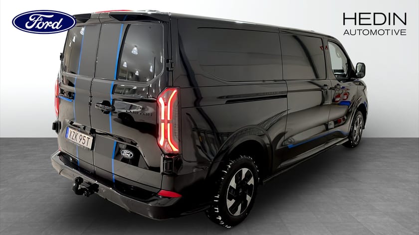 Bild 1 av Ford E-Transit Custom 340 SPORT SKÅP L2 218 A RWD Demobil DEMOBIL