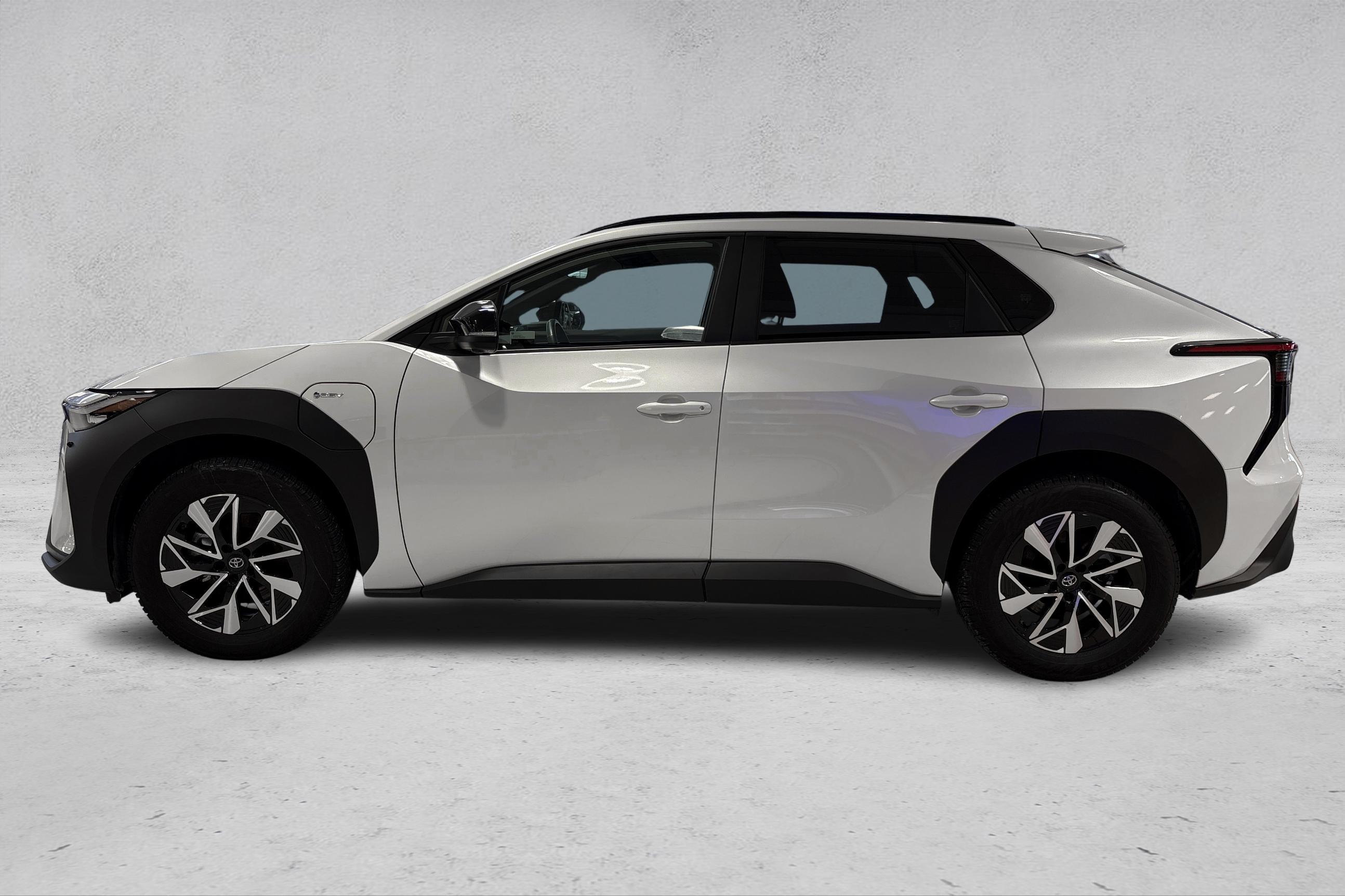 Thumnail bilde 1 av Toyota bZ4X