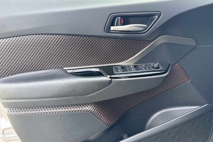 Bild 4 av Toyota C-HR Hybrid CVT Executive