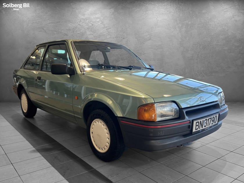 Bilde 2 av Ford Escort 3-dørs Kombi SAMLEOBJEKT/ 1,6L BENSIN