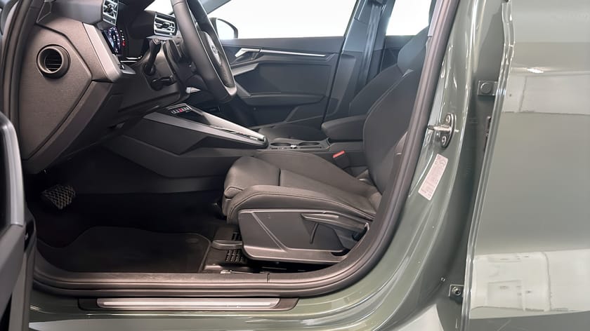 Bild 2 av Audi A3 Sportback 35 TFSI S-line, Panorama tak, P-värmare, Sonos