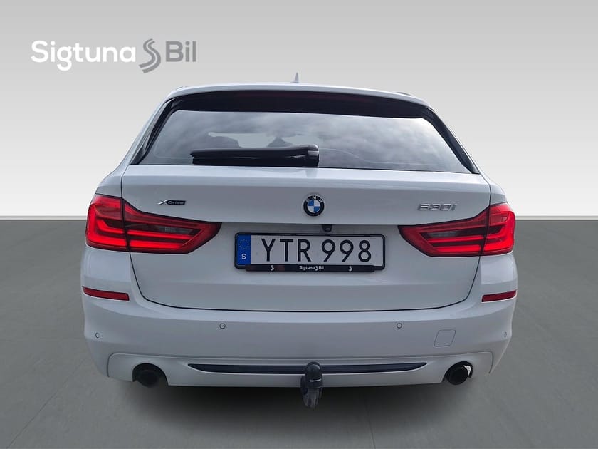 Bild 4 av BMW 530i xDrive Touring Sport line / Skinn / Kamera / Drag