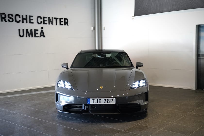 Bild 2 av Porsche Taycan GTS / 15 000kr laddning / VAT