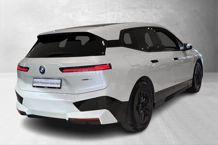 Bilde 4 av BMW iX xDrive40 40 FullyCharged, Panorama tak, Lazer, Sports pk.,