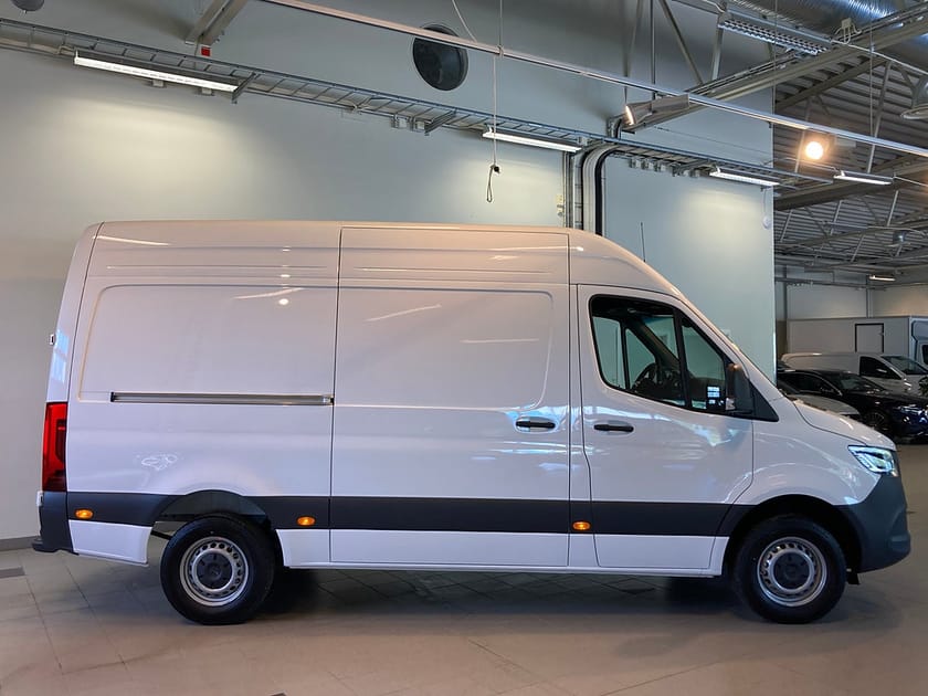 Bild 2 av Mercedes-Benz Sprinter 317 CDI RWD Skåpbil Aut Skåp Gratis service & underhållsavtal