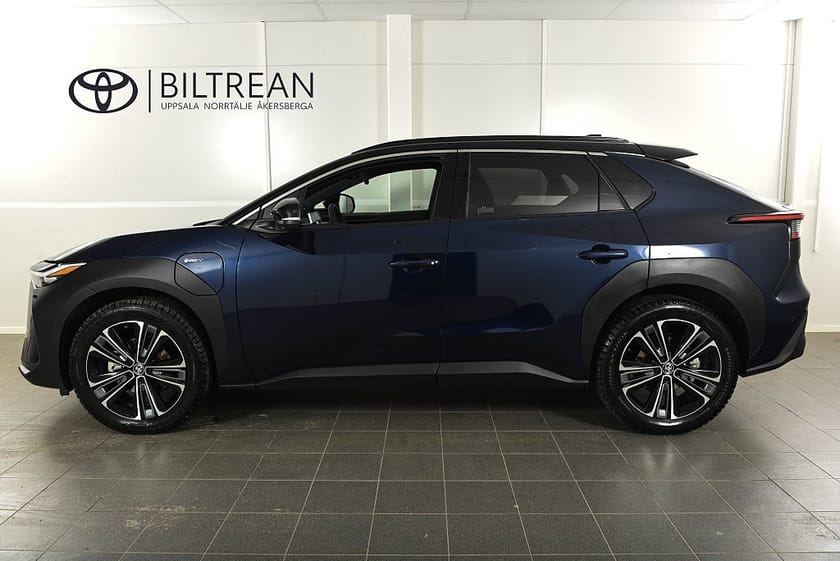 Bild 2 av Toyota bZ4X 71.4 kWh AWD EXECUTIVE 20 JBL PANORAMAGLASTAK BI-TONE