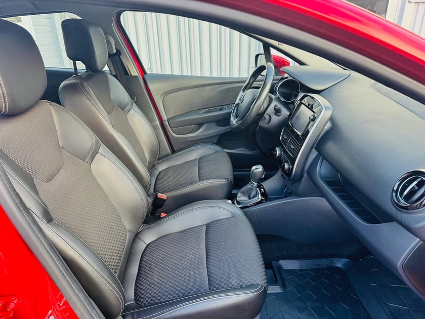 Bild 5 av Renault Clio 1.2 TCE 118HK 5D AUTOMAT / NAVI / LED / 5800Mil