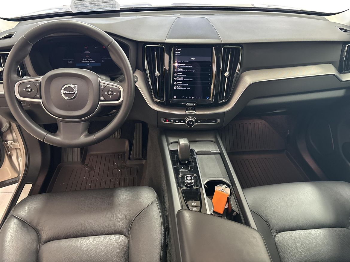 Volvo XC60 2023 - miniatyr 8