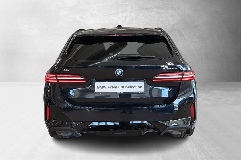 Bilde 3 av BMW i5 xDrive40 Touring FullyCharged B&W, Panorama, Krok