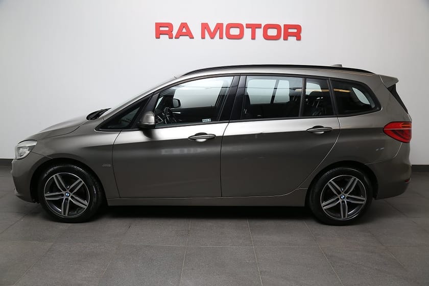 Bild 3 av BMW 218d Gran Tourer 218 Sport line Aut Kamera Drag 7-Sits