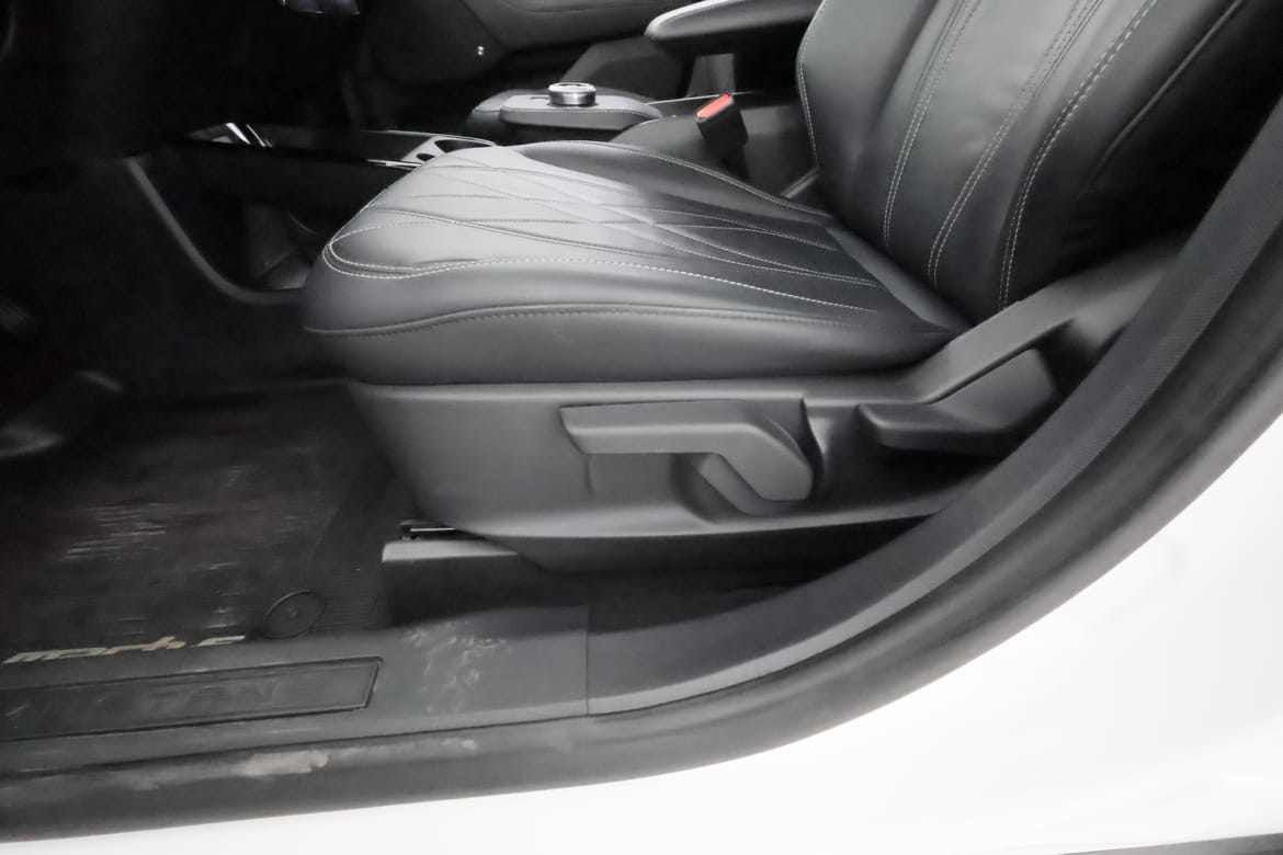 Ford Mustang Mach-E 2022 - miniatyr 24