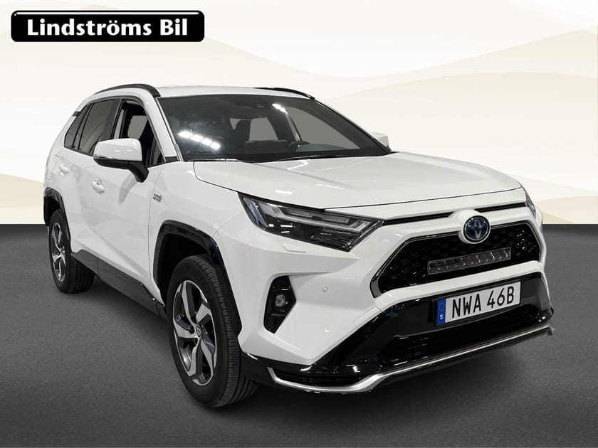 Bild 3 av Toyota RAV4 Plug-in Hybrid X-Edition Plugin krok Vinterhjul Ledramp