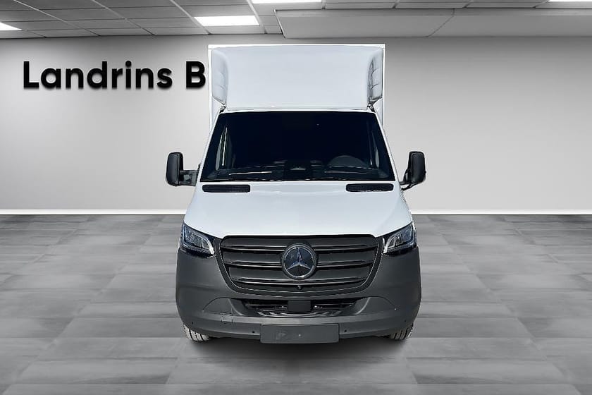 Bild 2 av Mercedes-Benz eSprinter 420 Chassi 81 kWh EH A3 PRO Volymskåp m. Lyft *OMG LEVERANS*