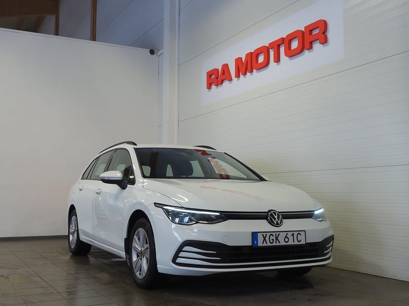Bild 1 av Volkswagen Golf Sportscombi SC 1.5 TSI 150hk Kamera P-Värmare Lane Assist Moms
