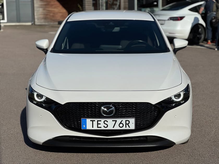 Bild 3 av Mazda 3 Hatchback 2.0 SKYACTIV-X Kamera Navigation Bose